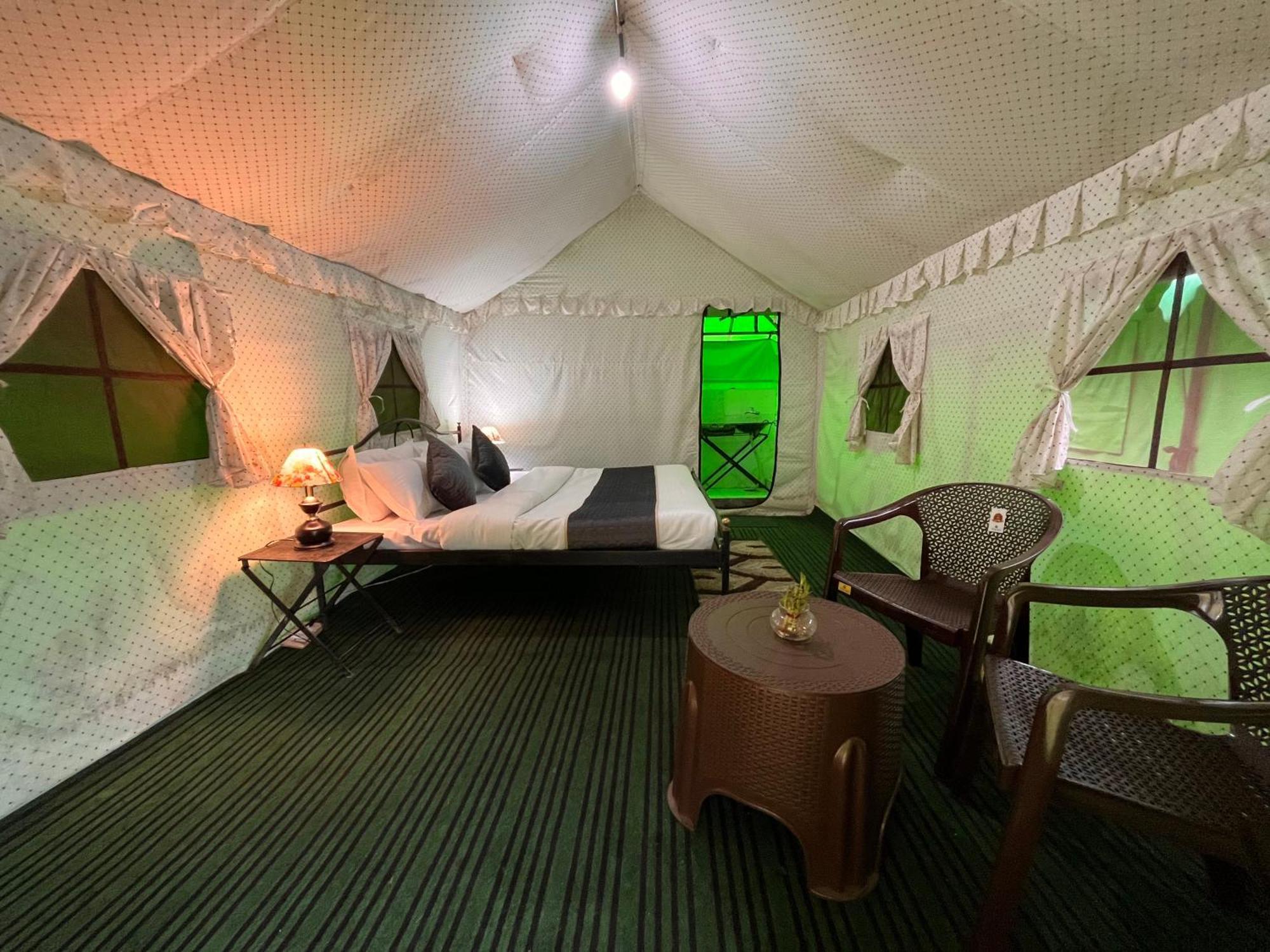 Himalayan Riverside Swiss Cottage Tents, Manali Exterior foto